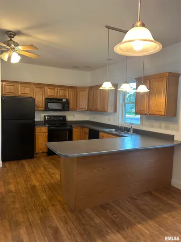 $189,000 | 121 East Court Street, Farmington, IL 61531