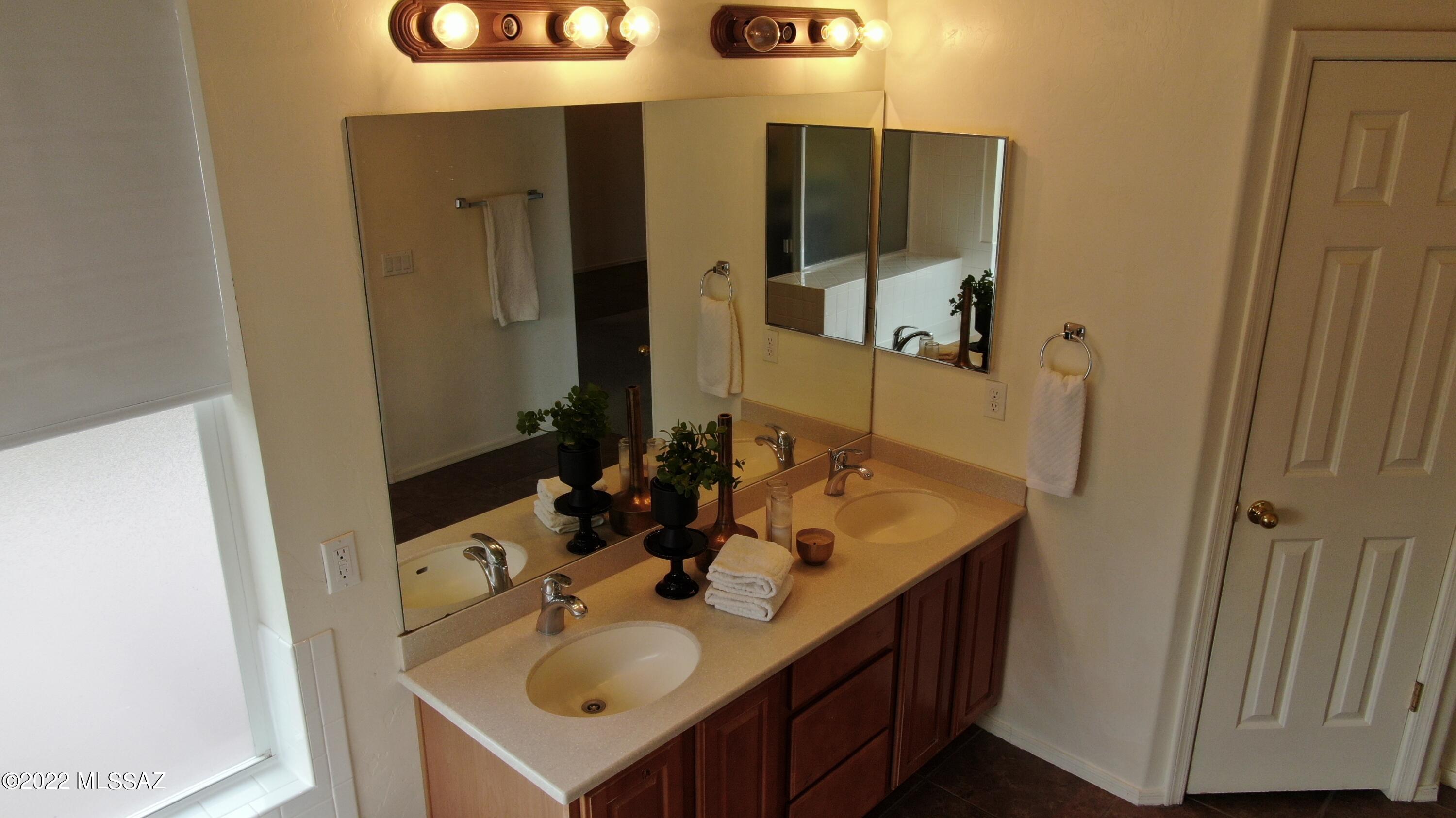 1077 San Tropez Court Rio Rico, AZ 85648 - Photo 12 of 17 Gallery Image 12
