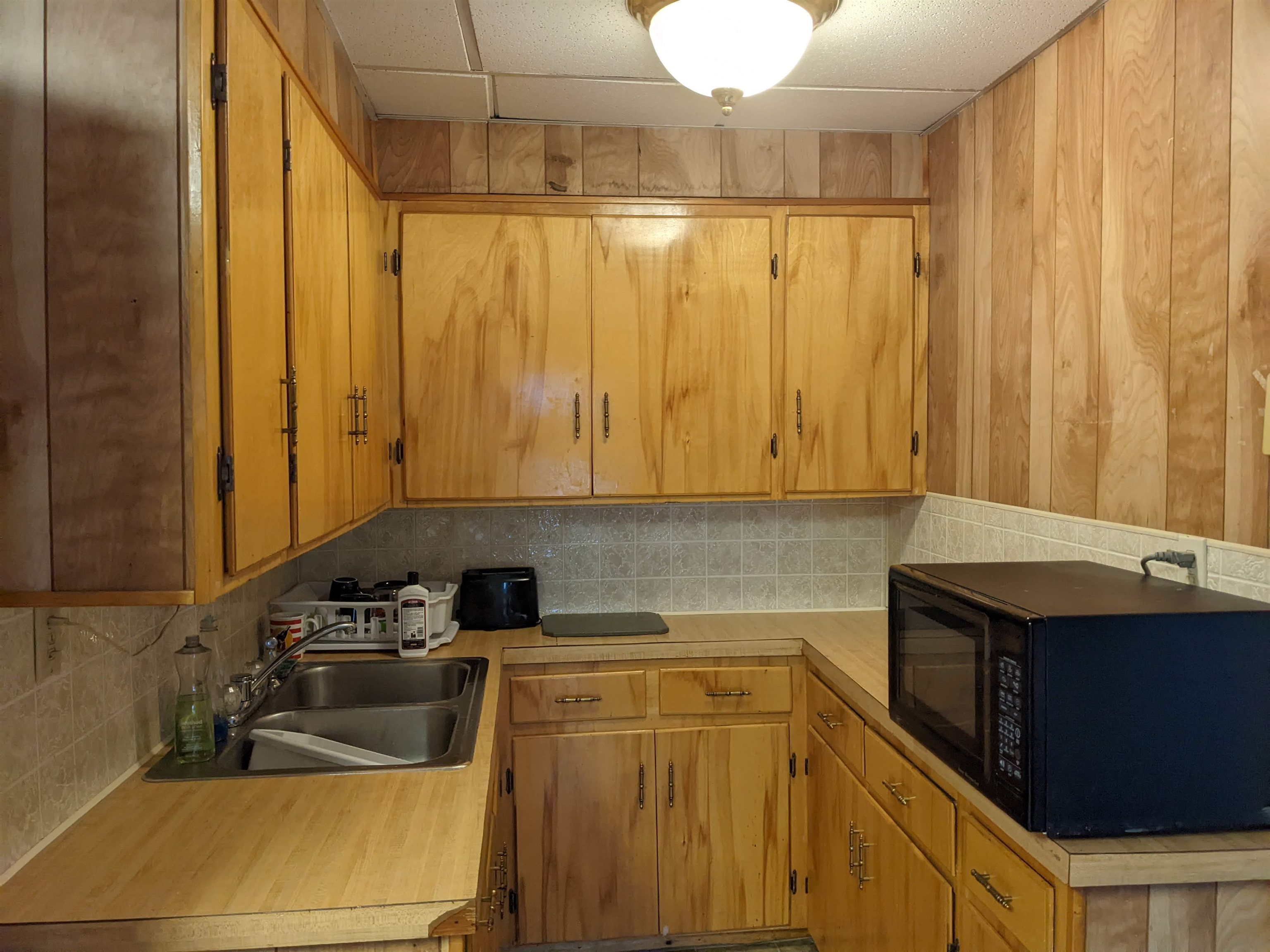 685 Massabesic Street, Unit 2E Manchester, NH 03103 - Photo 8 of 9