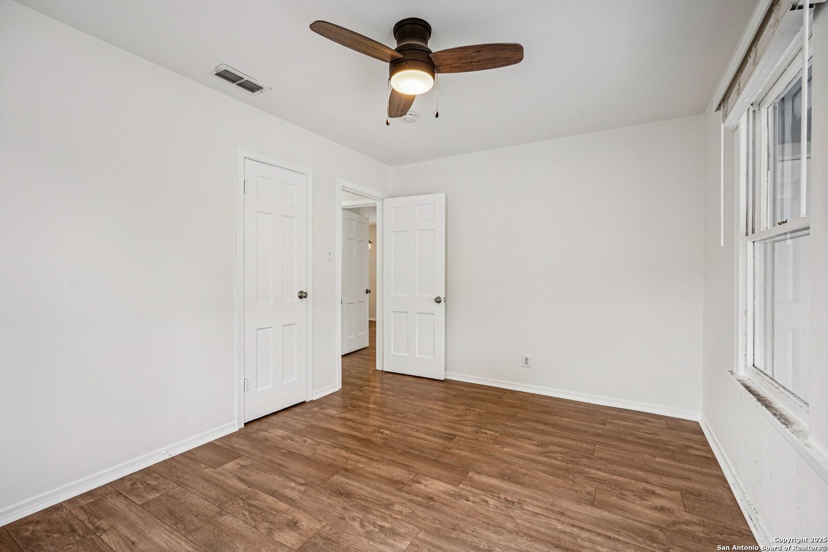 411 West Water Street Kerrville, TX 78028 - Photo 13 of 24