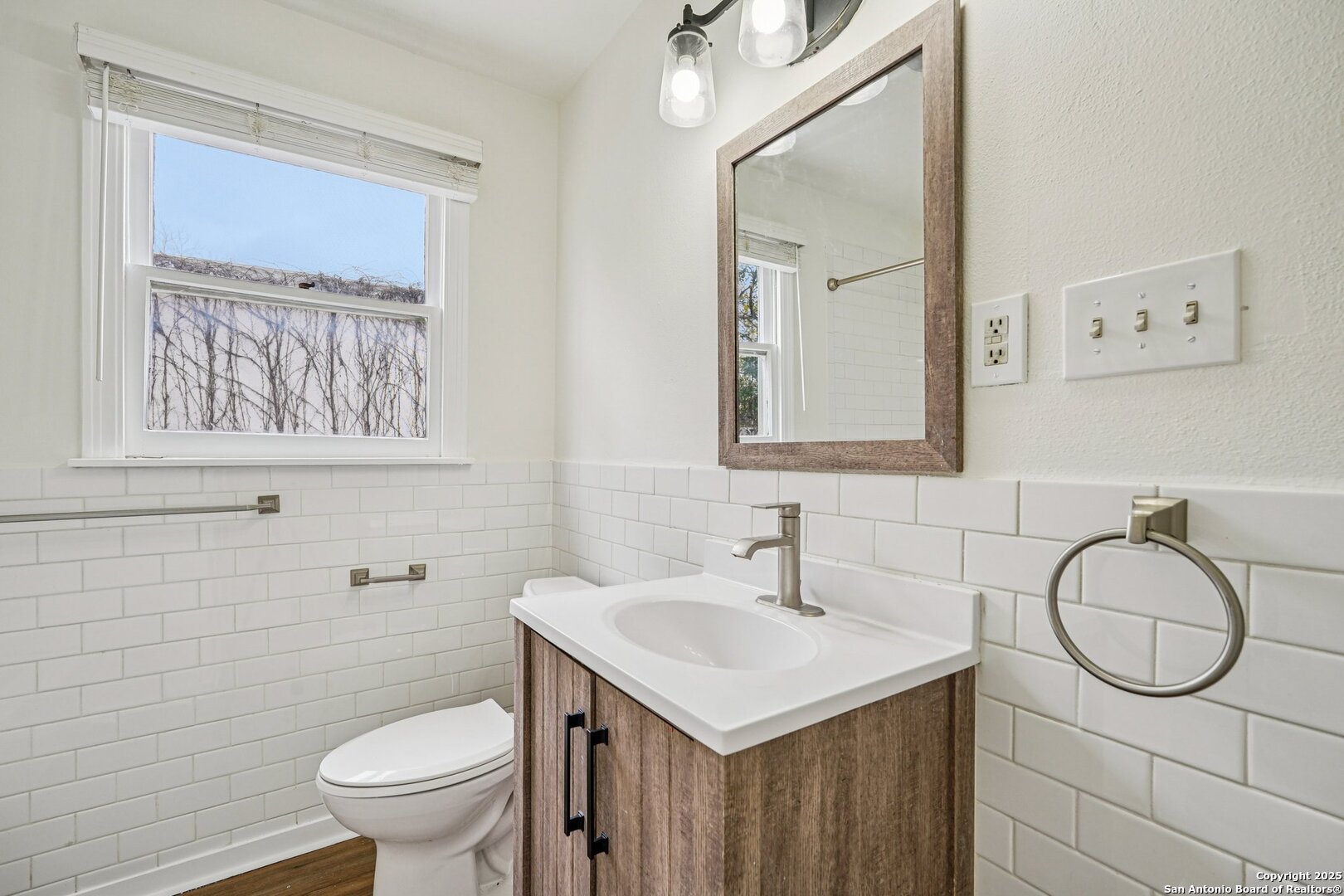 411 West Water Street Kerrville, TX 78028 - Photo 14 of 24