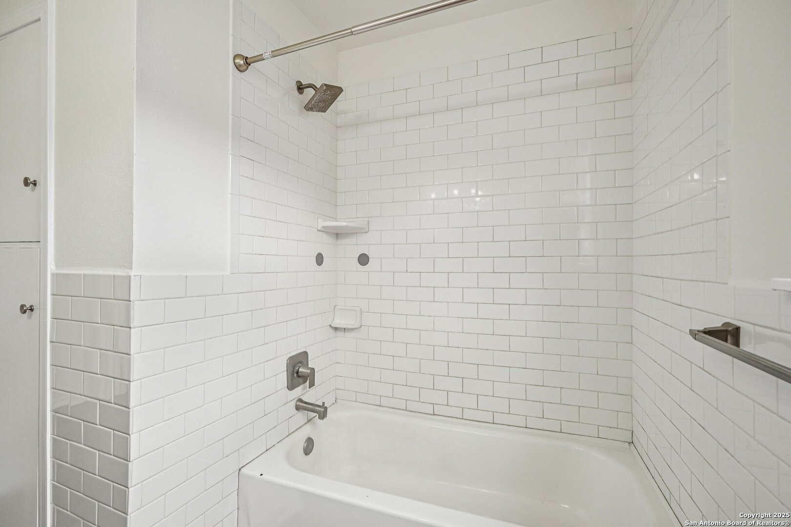 411 West Water Street Kerrville, TX 78028 - Photo 15 of 24