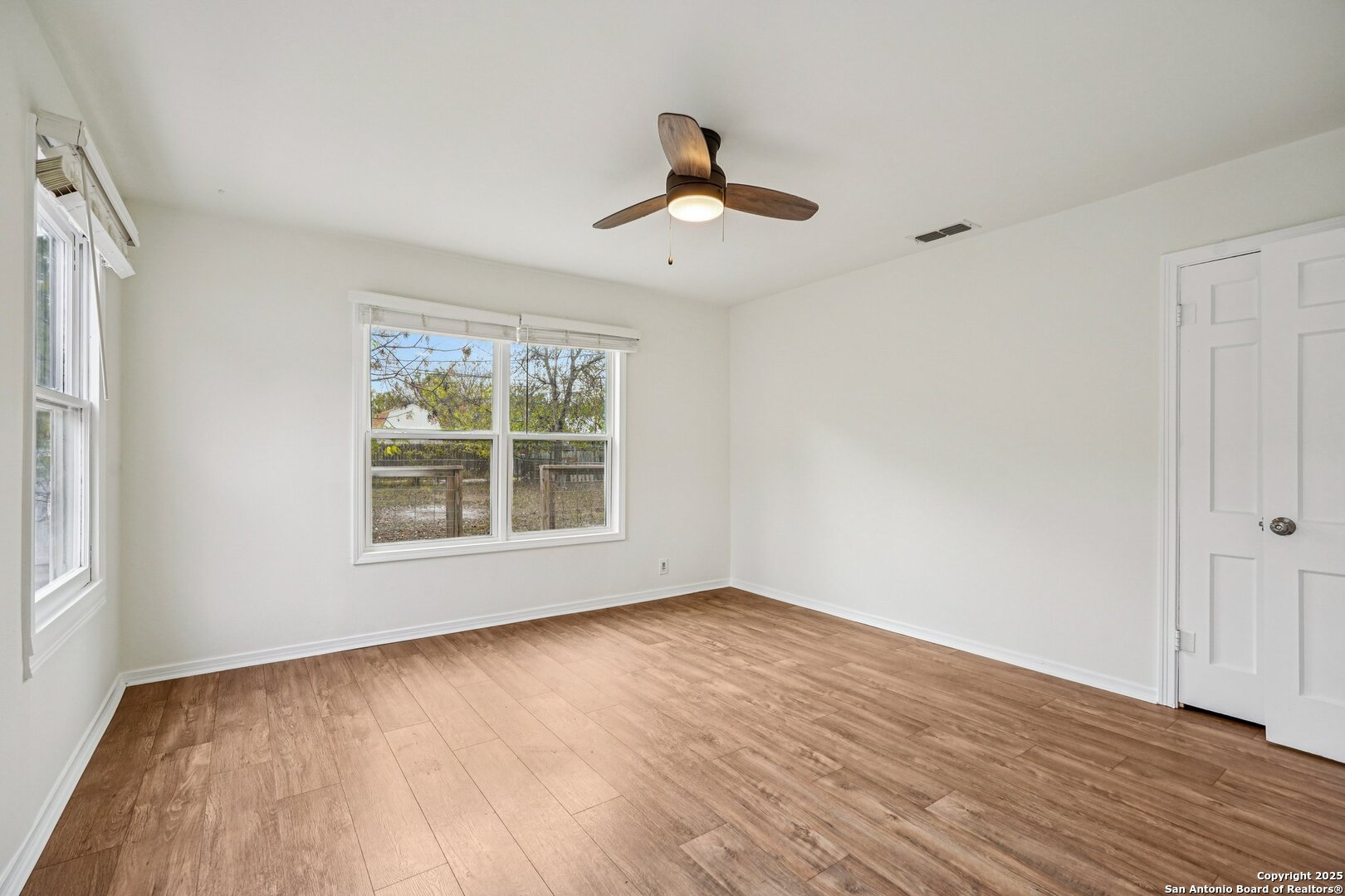 411 West Water Street Kerrville, TX 78028 - Photo 20 of 24