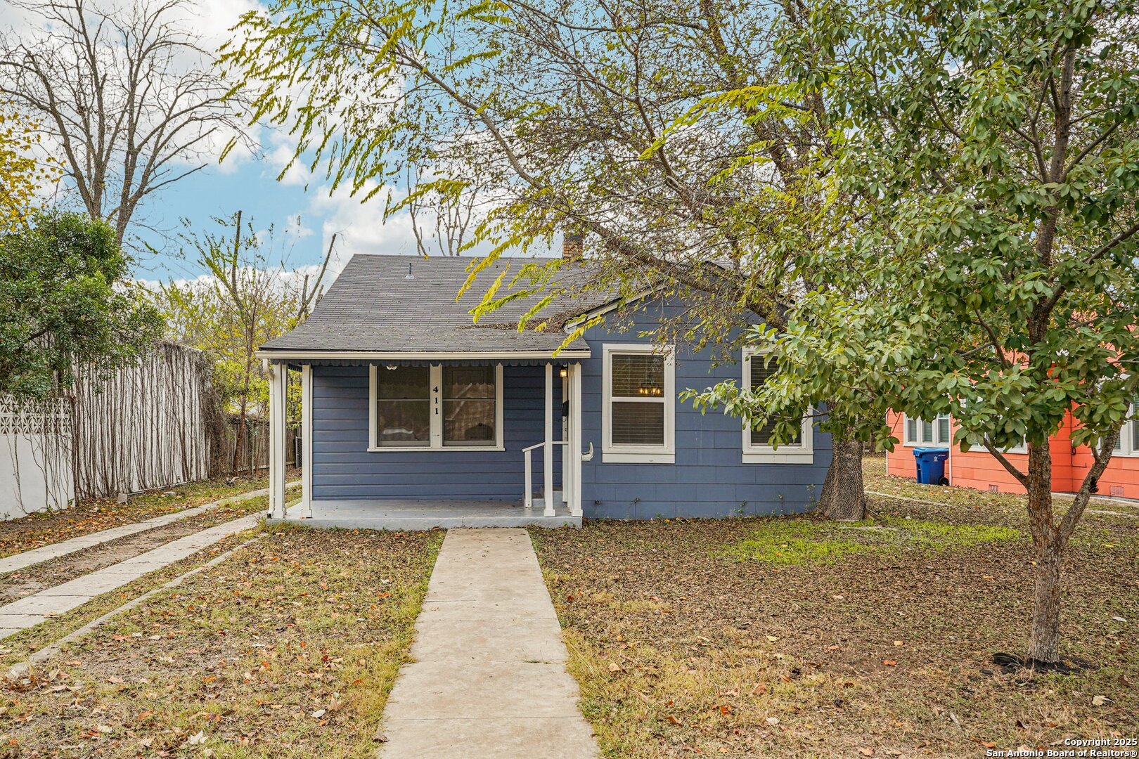 411 West Water Street Kerrville, TX 78028 - Photo 2 of 24