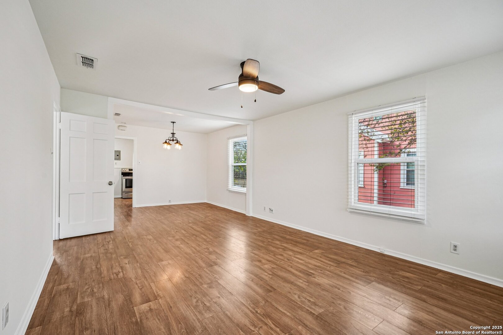 411 West Water Street Kerrville, TX 78028 - Photo 4 of 24