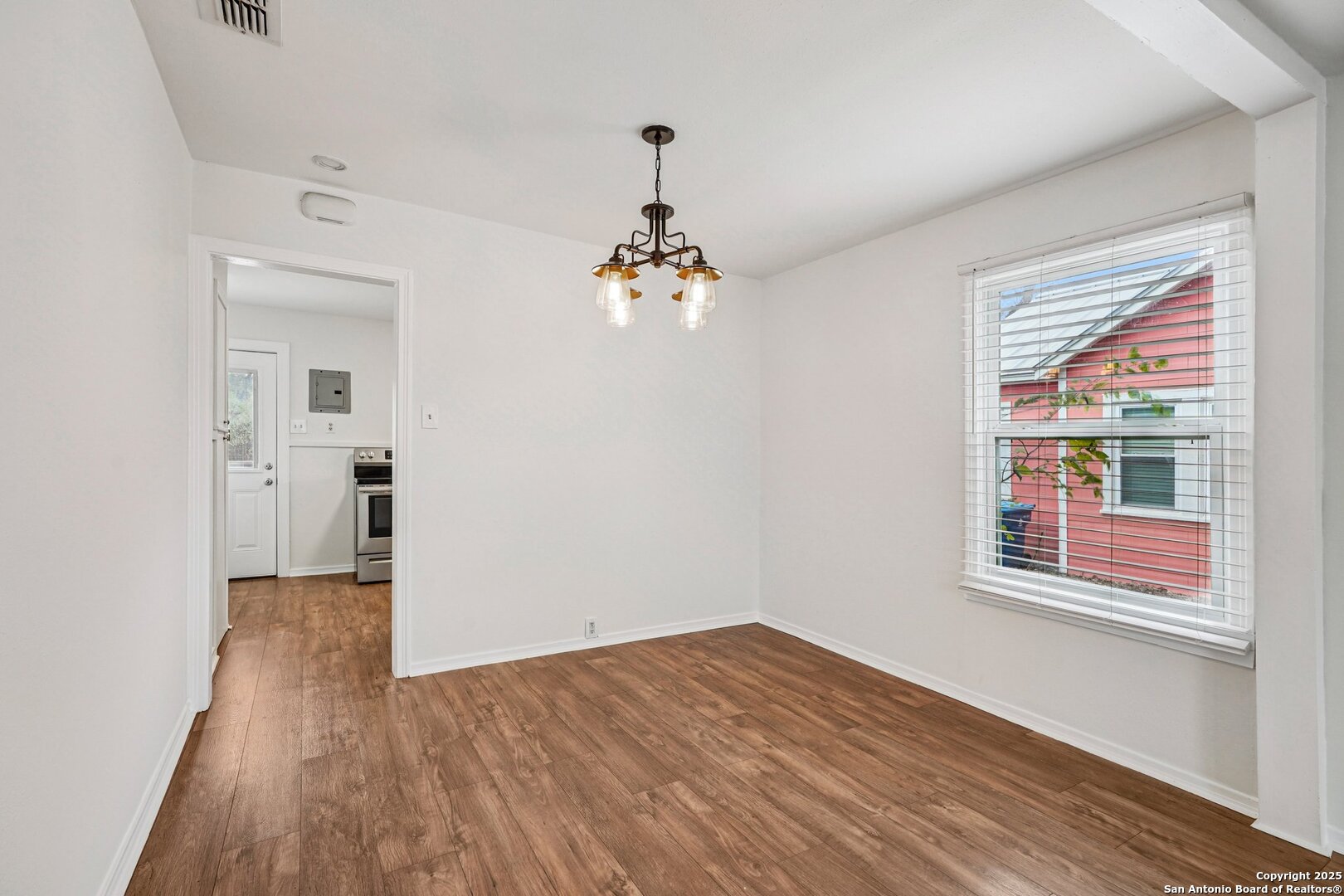 411 West Water Street Kerrville, TX 78028 - Photo 8 of 24