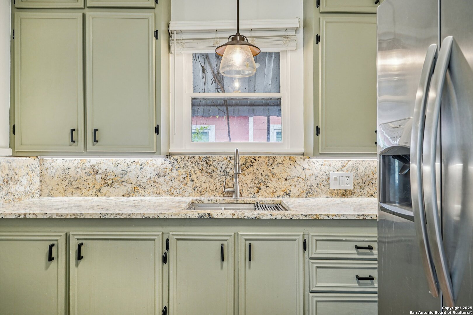 411 West Water Street Kerrville, TX 78028 - Photo 10 of 24