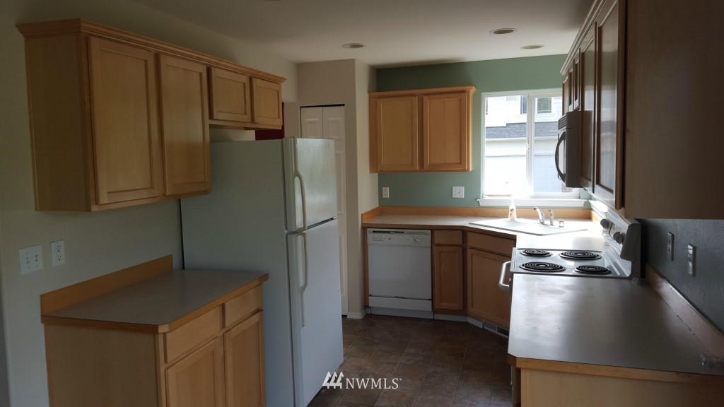 18718 10th Avenue Southeast, Unit 15 Bothell, WA 98012 - Photo 8 of 25 Gallery Image 8