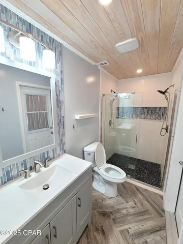 $2,500 | 325 Alexander Drive, Lynn Haven, FL 32444