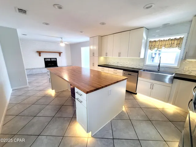 $2,500 | 325 Alexander Drive, Lynn Haven, FL 32444