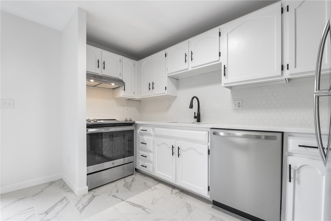 275 Grotto Avenue, Unit 10 Pawtucket, RI 02860 - Photo 3 of 31