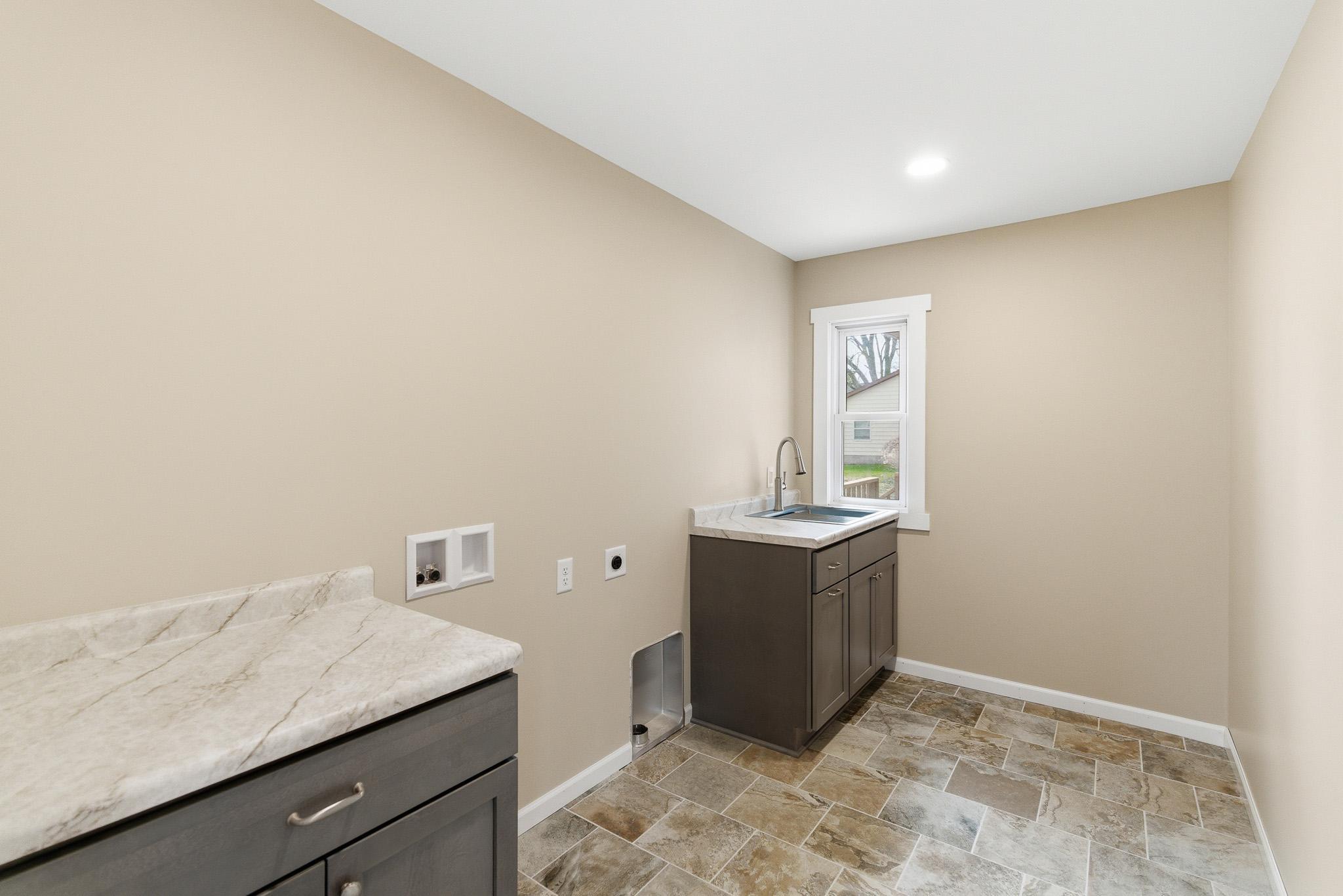 409 4th Avenue Southeast Mapleton, MN 56065 - Photo 24 of 47