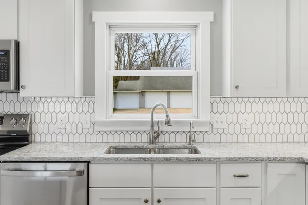 $429,500 | 409 4th Avenue Southeast, Mapleton, MN 56065