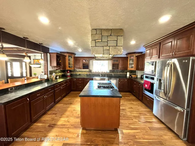 $910,000 | 125 Wagon Rut Lane, Auburn, WY 83111