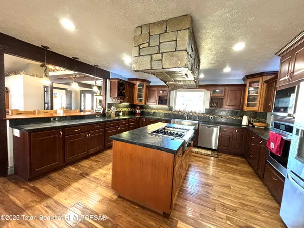 $910,000 | 125 Wagon Rut Lane, Auburn, WY 83111