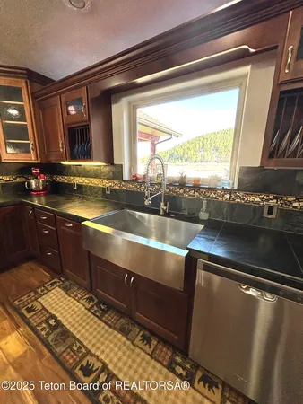 $910,000 | 125 Wagon Rut Lane, Auburn, WY 83111