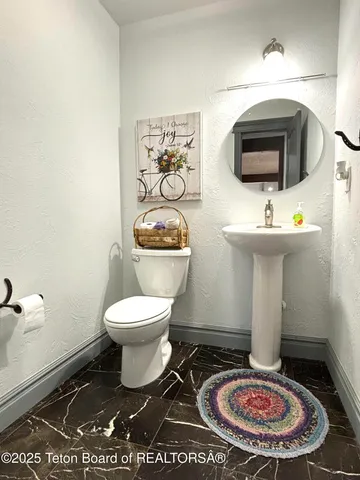 $910,000 | 125 Wagon Rut Lane, Auburn, WY 83111