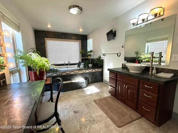 $910,000 | 125 Wagon Rut Lane, Auburn, WY 83111