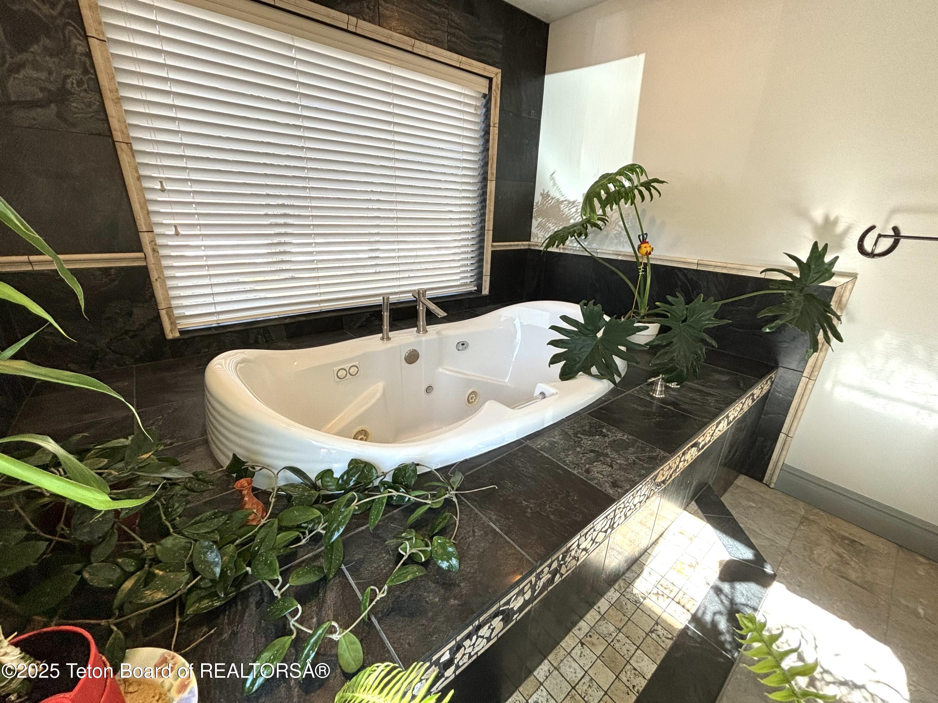 125 Wagon Rut Lane Auburn, WY 83111 - Photo 36 of 74 Photo Apr 20 2024, 4 27 14 PM