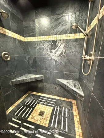 $910,000 | 125 Wagon Rut Lane, Auburn, WY 83111