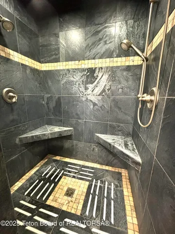 $910,000 | 125 Wagon Rut Lane, Auburn, WY 83111