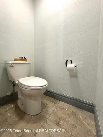 $910,000 | 125 Wagon Rut Lane, Auburn, WY 83111