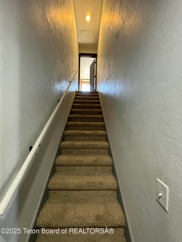 $910,000 | 125 Wagon Rut Lane, Auburn, WY 83111