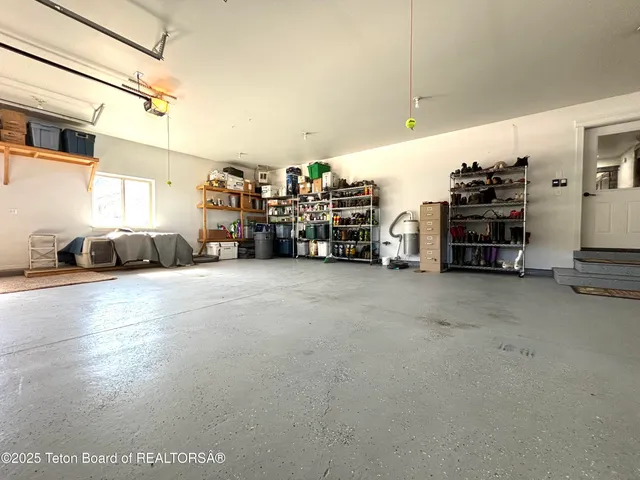 $910,000 | 125 Wagon Rut Lane, Auburn, WY 83111