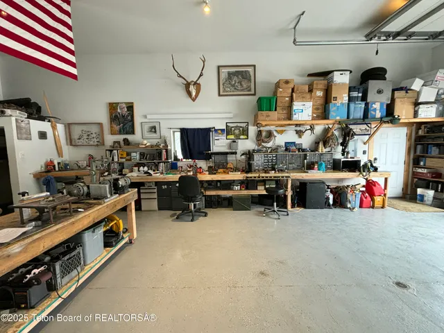 $910,000 | 125 Wagon Rut Lane, Auburn, WY 83111