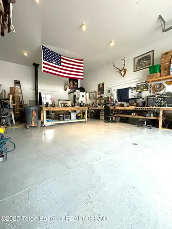 $910,000 | 125 Wagon Rut Lane, Auburn, WY 83111