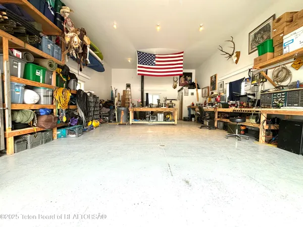 $910,000 | 125 Wagon Rut Lane, Auburn, WY 83111