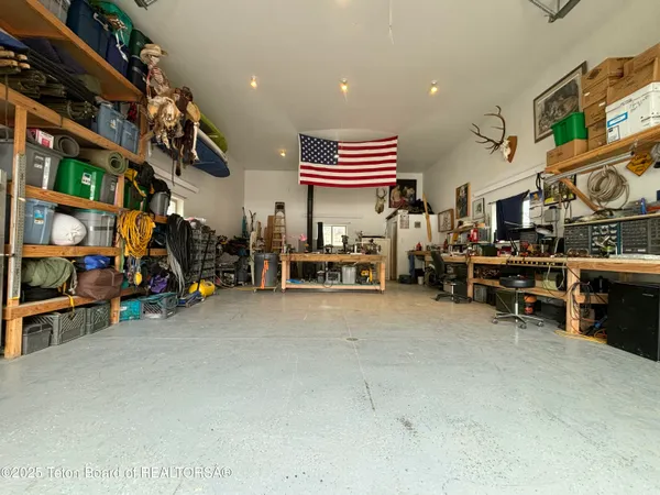 $910,000 | 125 Wagon Rut Lane, Auburn, WY 83111