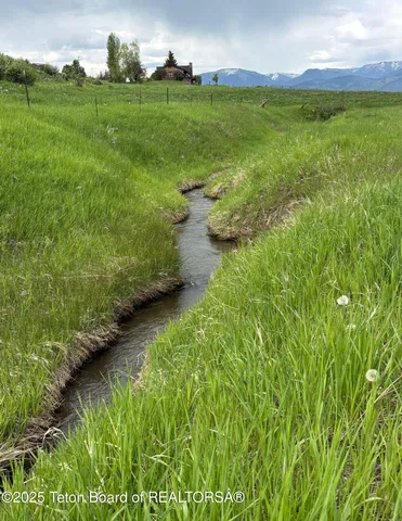 $910,000 | 125 Wagon Rut Lane, Auburn, WY 83111