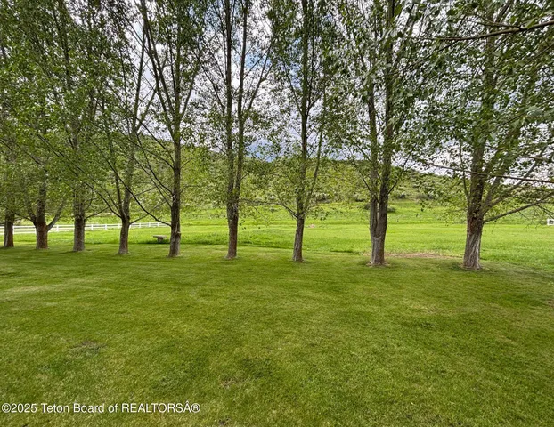 $910,000 | 125 Wagon Rut Lane, Auburn, WY 83111