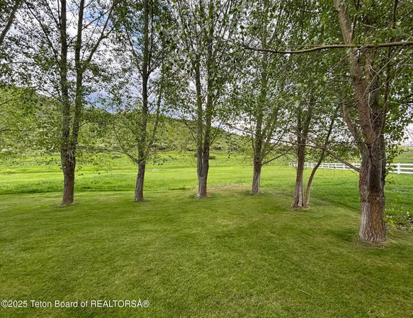 $910,000 | 125 Wagon Rut Lane, Auburn, WY 83111