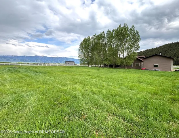 $910,000 | 125 Wagon Rut Lane, Auburn, WY 83111
