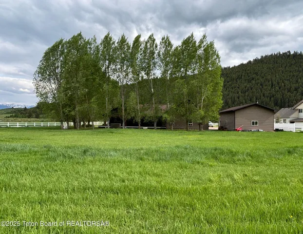 $910,000 | 125 Wagon Rut Lane, Auburn, WY 83111