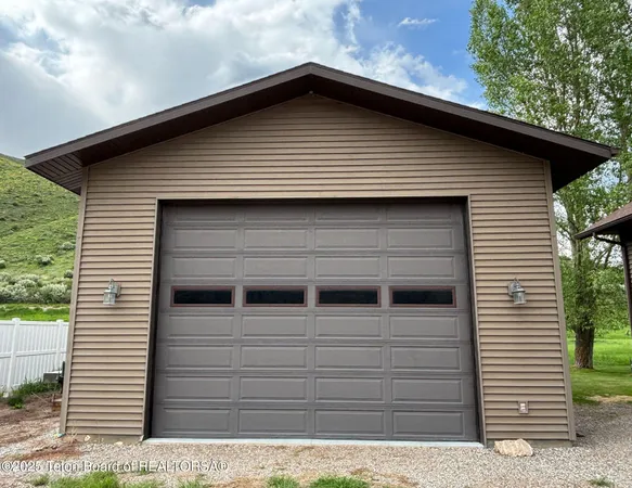 $910,000 | 125 Wagon Rut Lane, Auburn, WY 83111