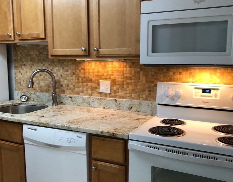 226 Swanson Road, Unit 622 Boxborough, MA 01719 - Photo 5 of 19