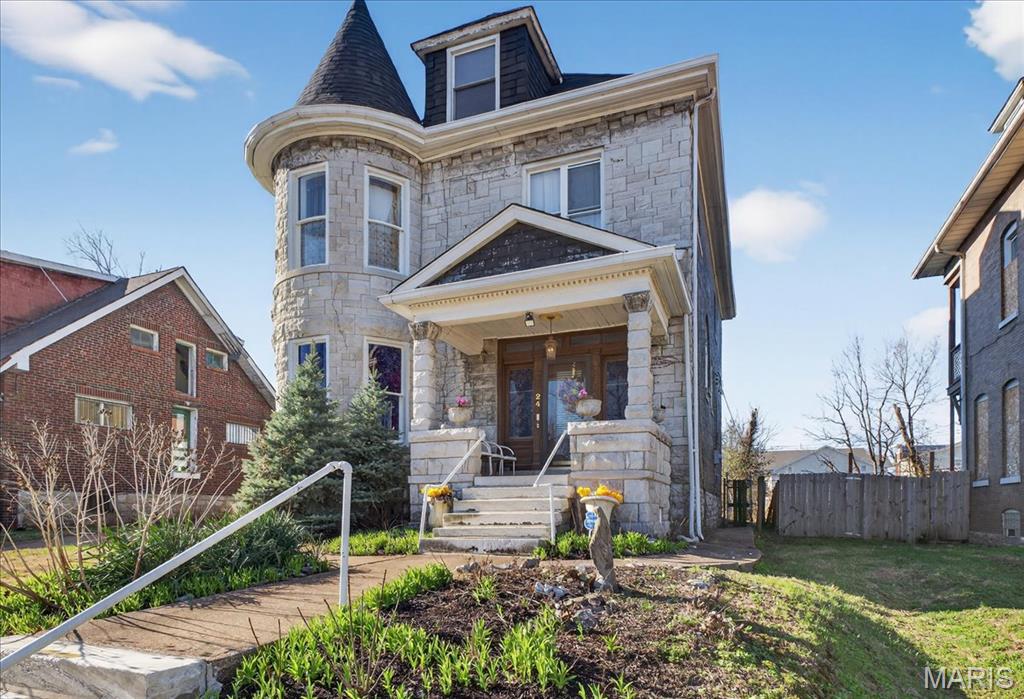 24 Lewis Place St. Louis, MO 63113 - Photo 2 of 32