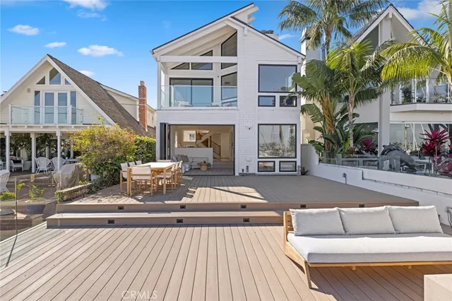 a house view with a outdoor space