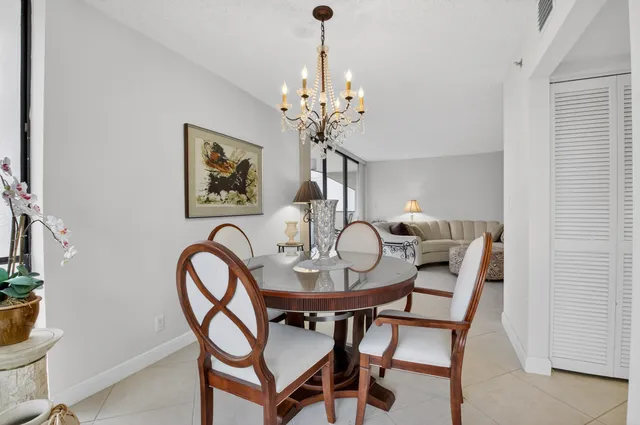 $289,000 | 1554 Bridgewood Drive, Boca Raton, FL 33434