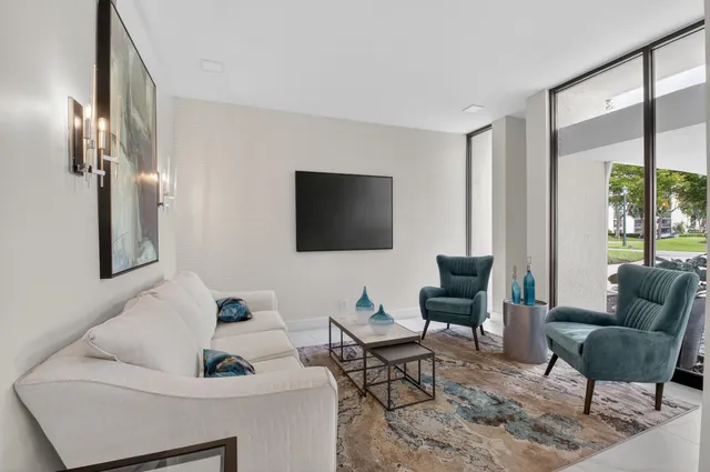 $289,000 | 1554 Bridgewood Drive, Boca Raton, FL 33434