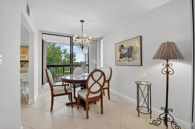 $289,000 | 1554 Bridgewood Drive, Boca Raton, FL 33434