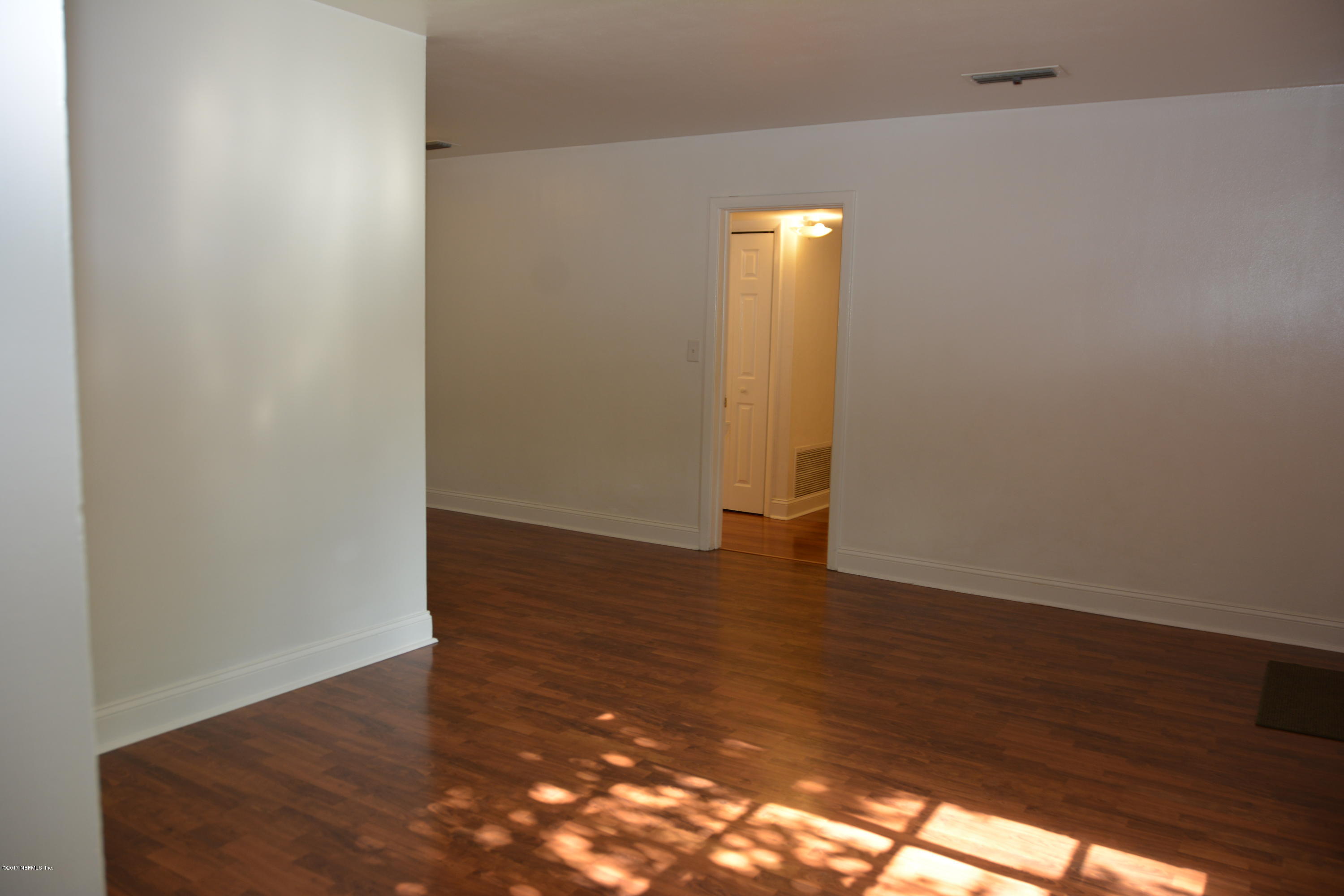 1905 Gamewell Road Jacksonville, FL 32211 - Photo 11 of 33 DSC_8895