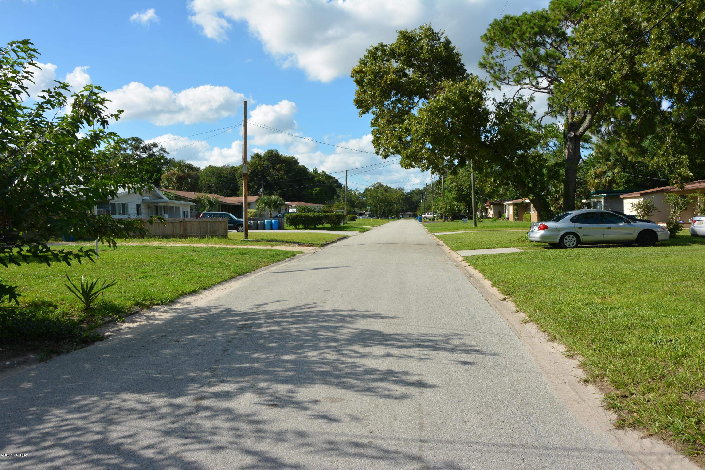 1905 Gamewell Road Jacksonville, FL 32211 - Photo 4 of 33 DSC_8930
