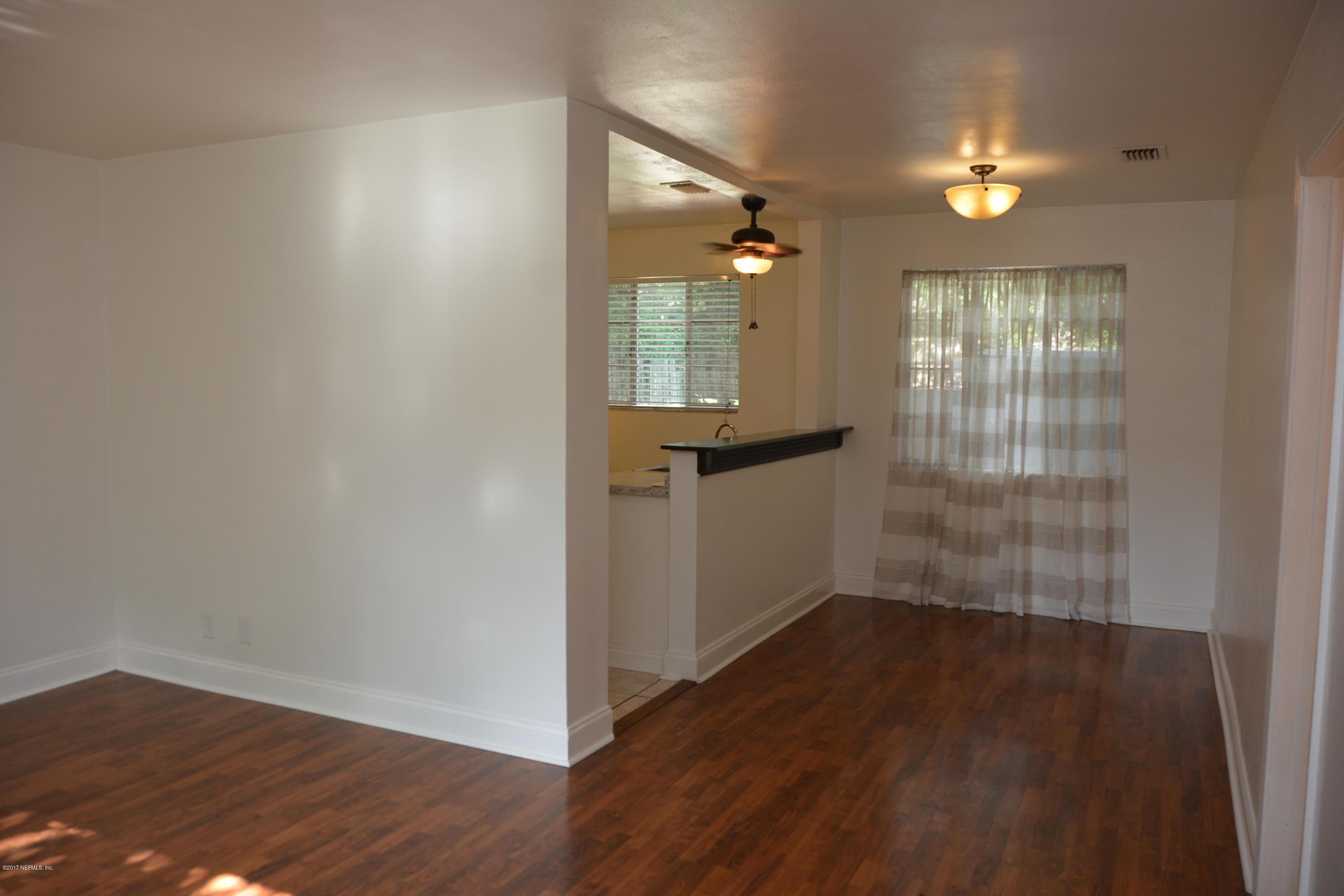 1905 Gamewell Road Jacksonville, FL 32211 - Photo 5 of 33 DSC_8884