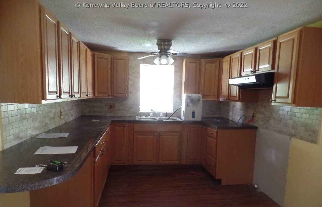 4068 New Hope Road Elkview, WV 25071 - Photo 3 of 8 Gallery Image 3