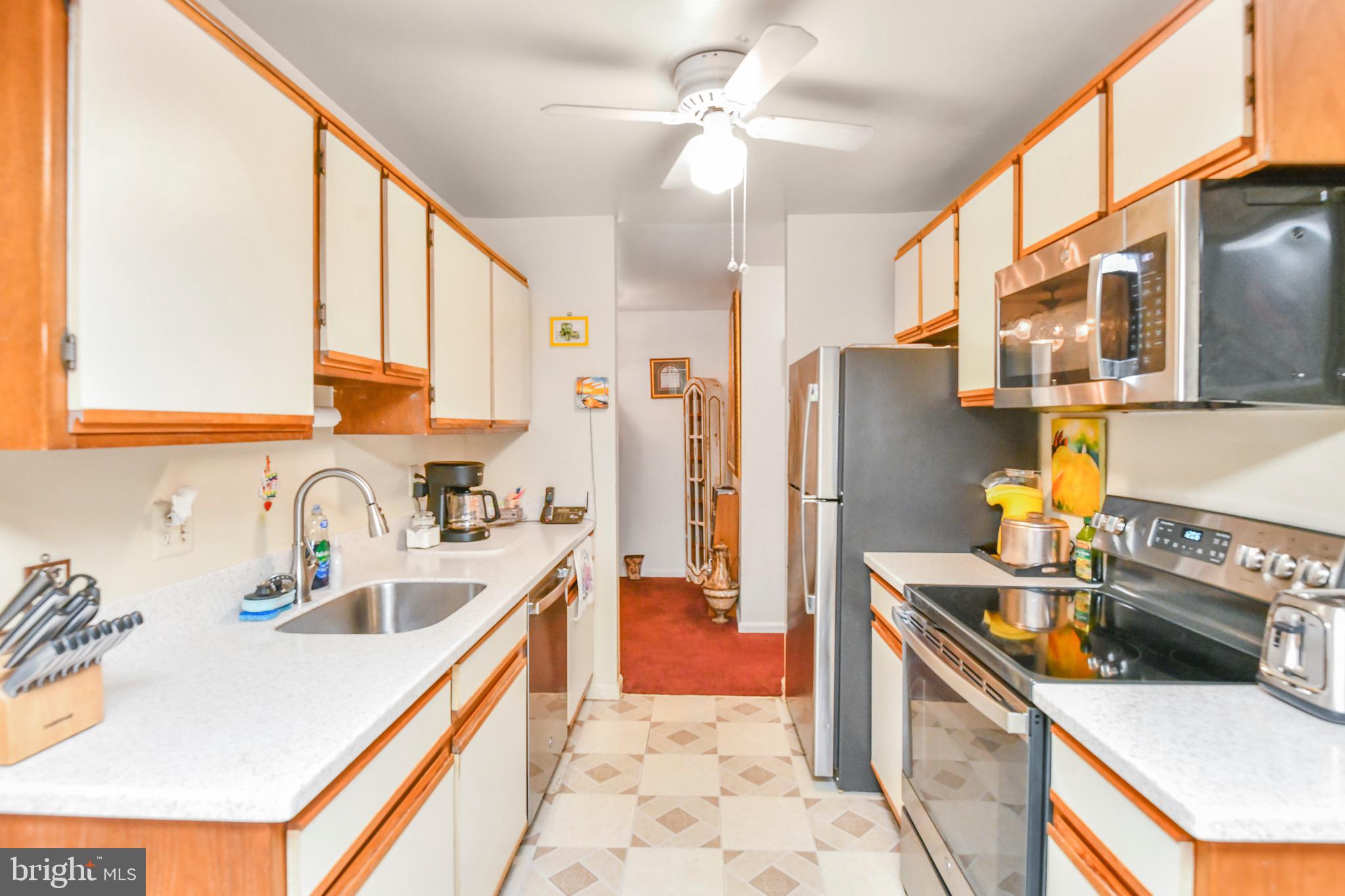 9554 Cannoneer Court, Unit 101 Manassas, VA 20110 - Photo 2 of 15 Kitchen