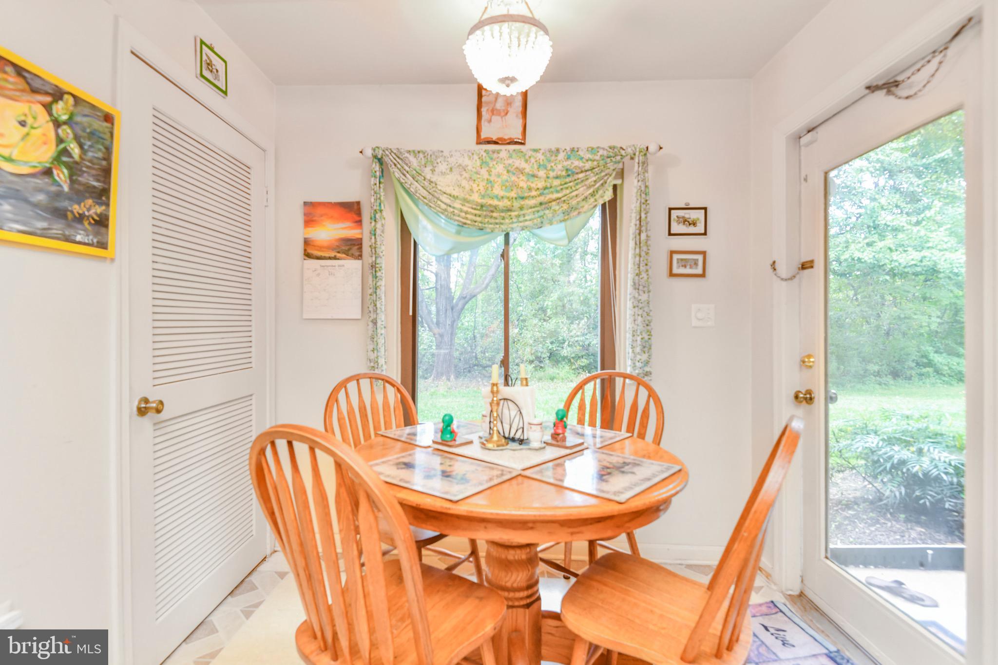 9554 Cannoneer Court, Unit 101 Manassas, VA 20110 - Photo 3 of 15 Breakfast Area